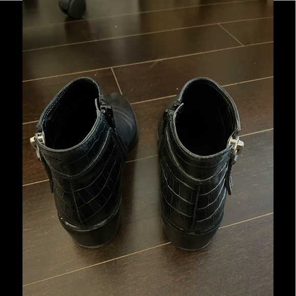 Must go before Jan 6! ALDO leather ankle boots - Picture 4 of 5